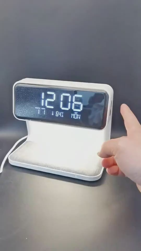 Lamp turned on and off while charging phone.